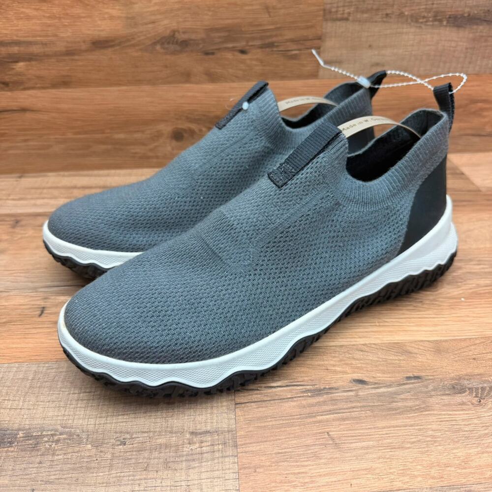 LL Bean women size 11 Slip-On Knit Casual Sneaker - Gray